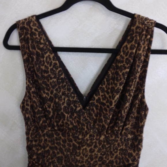 Size 10 Jessica Howard V Neck Leopard Print Brown Sleeveless Ruched Dress - Picture 2 of 10